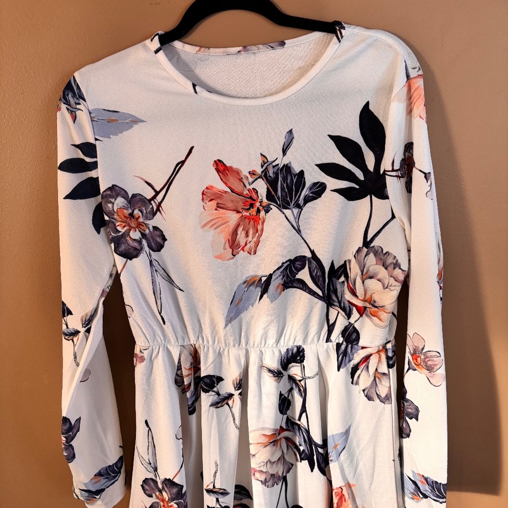 NEW Women’s White Floral Casual Dress